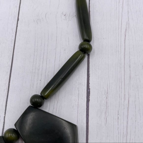 Necklace Dark Green Marbled Acrylic Pentagon Shaped Barrel Clasp 18" - Picture 5 of 10